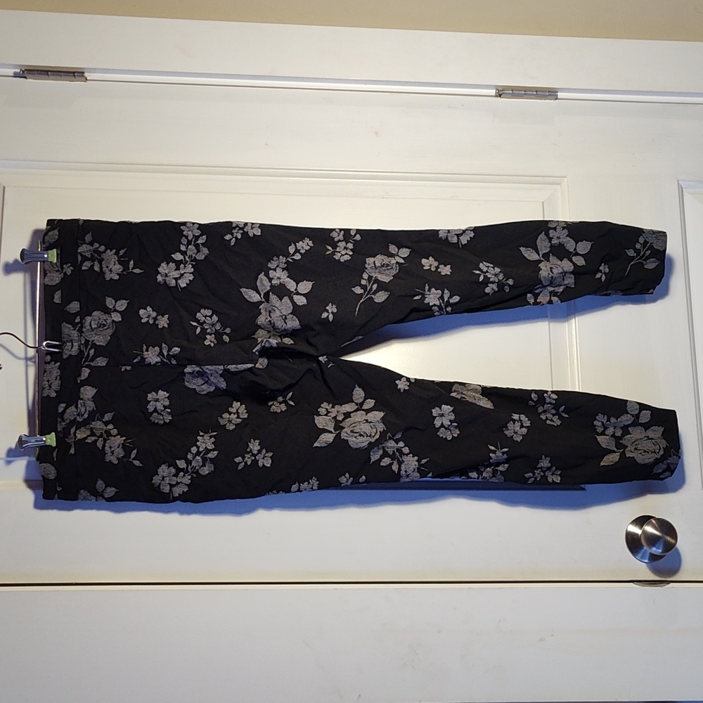 Women's pull on pants with Rose's - Picture 5 of 6